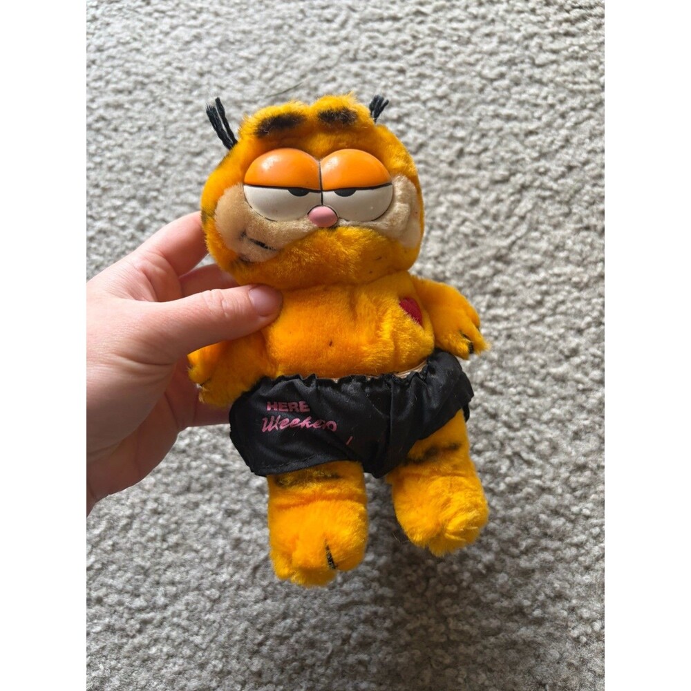 1981 Garfield ‘here For The Weekend’ Black Shorts W Heart Plush